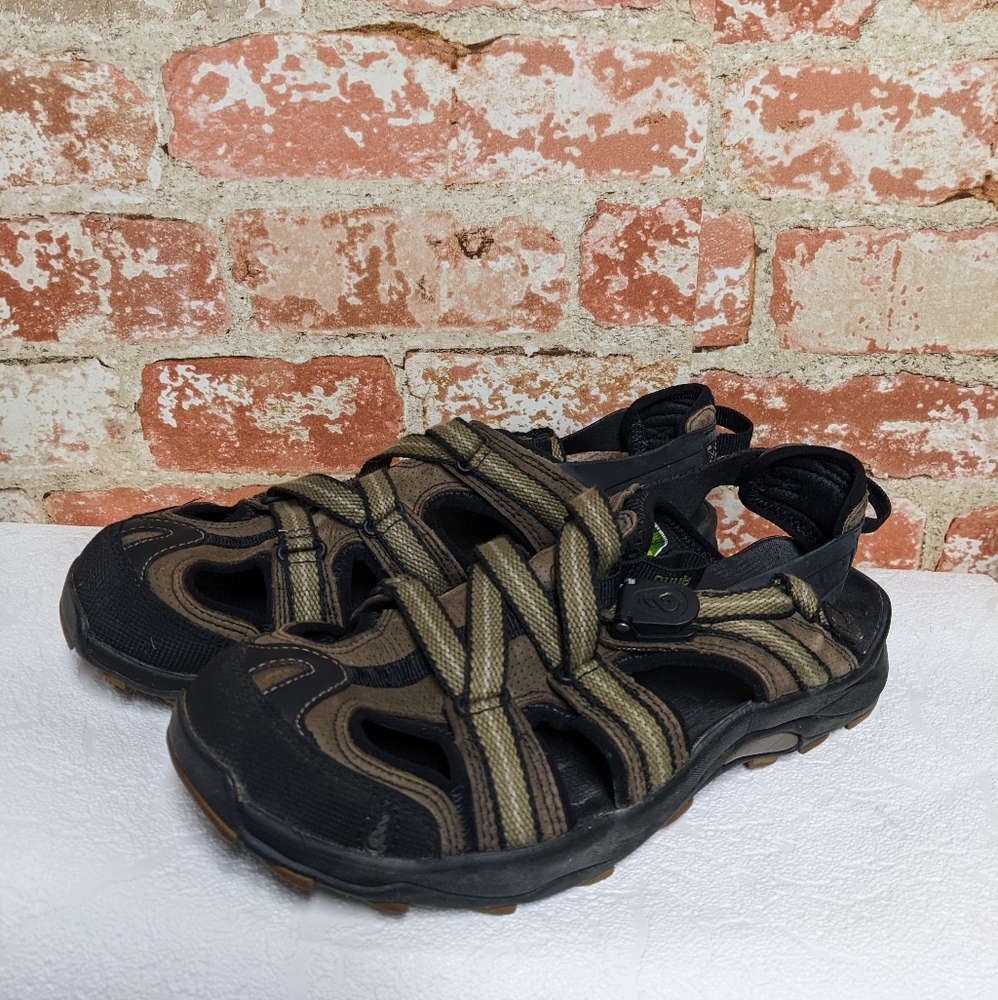 Ahnu Men's Sandals size 7. Box 36